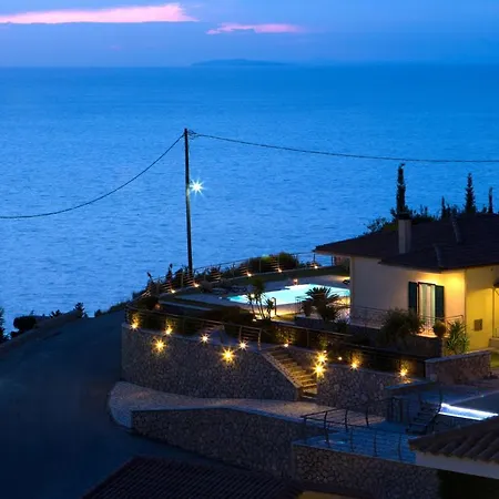 Villa Pantheon And Áyios Nikítas