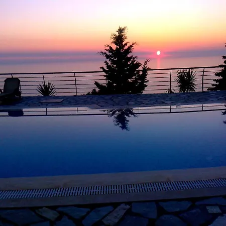 Villa Pantheon And Agios Nikitas