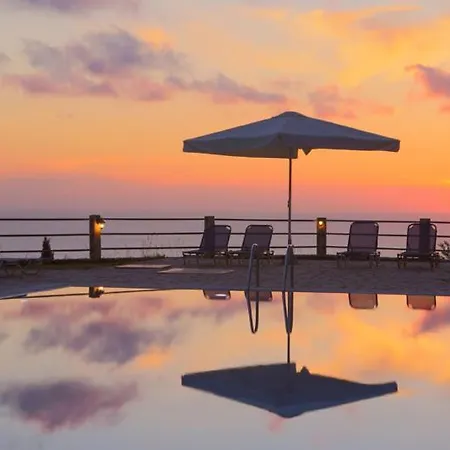 Pantheon Vilă Áyios Nikítas