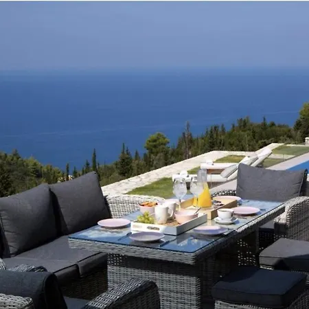 Villa Pantheon And Agios Nikitas