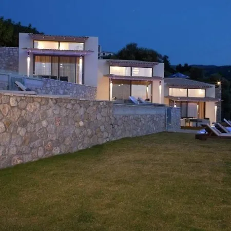 Pantheon Willa Áyios Nikítas