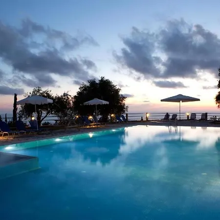 Pantheon * Áyios Nikítas