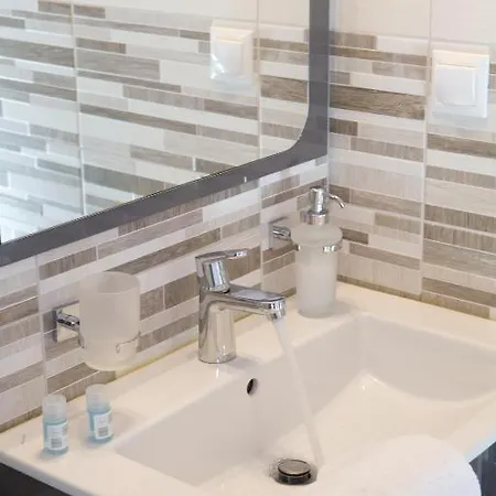 Pantheon * Áyios Nikítas