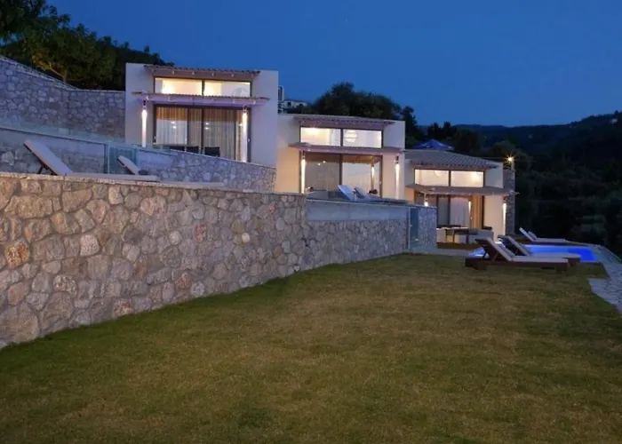 Pantheon Vilă Áyios Nikítas