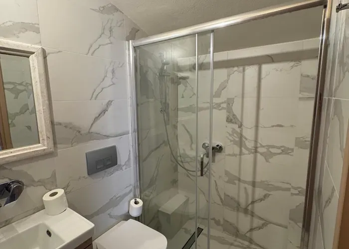 Pantheon Vilă Áyios Nikítas